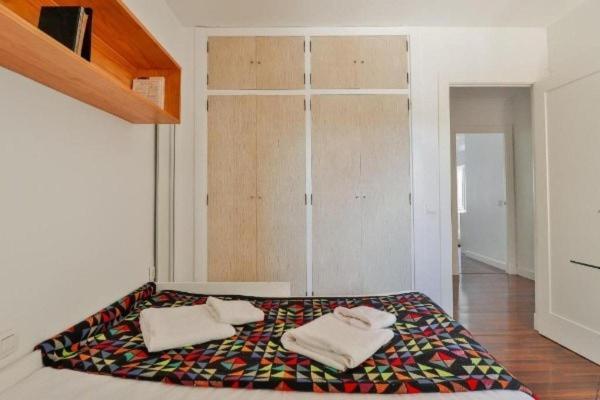 Big Apartment, Close To Train Station Apartament