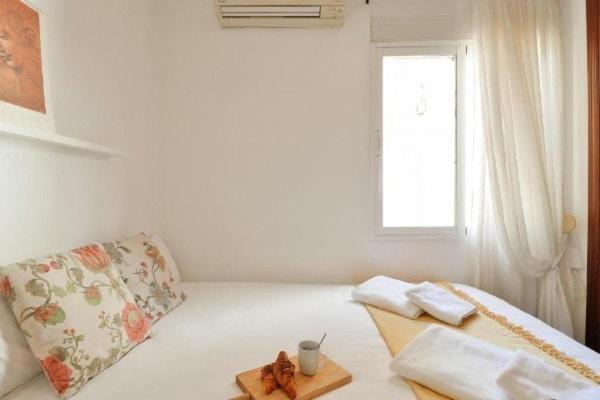 Big Apartment, Close To Train Station Lejlighed *