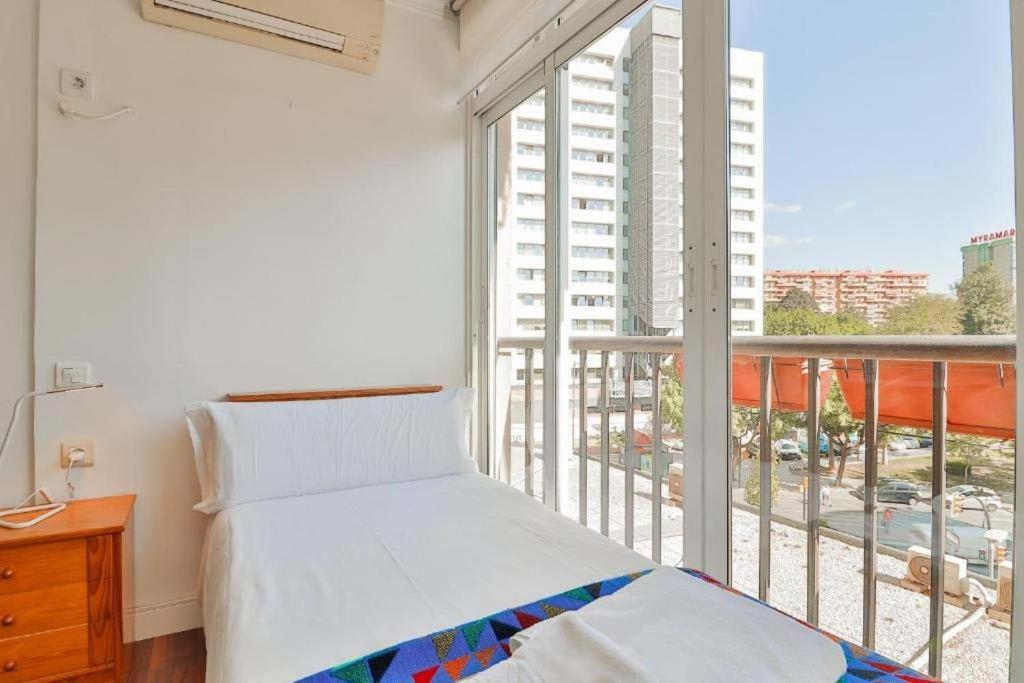Lejlighed Big Apartment, Close To Train Station Málaga