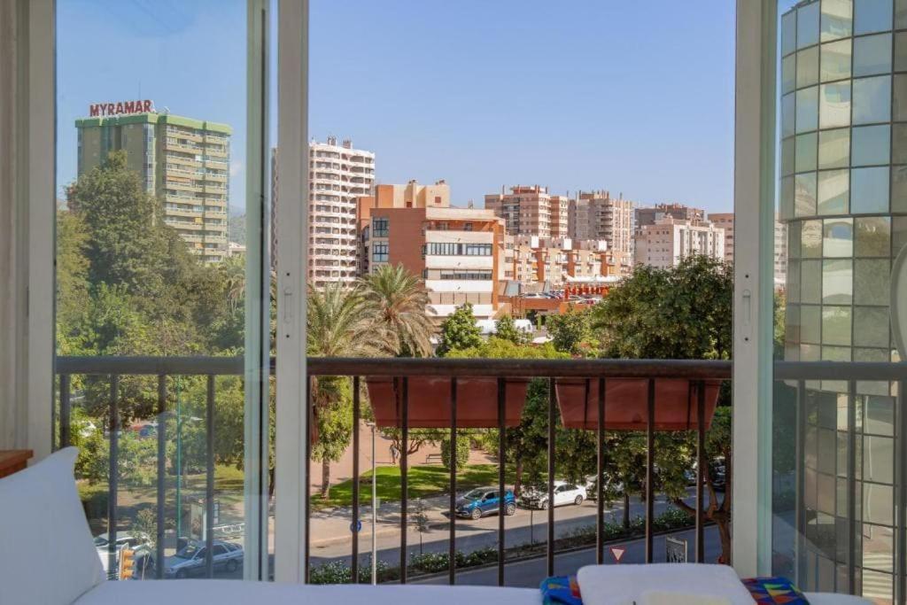 Lejlighed Big Apartment, Close To Train Station